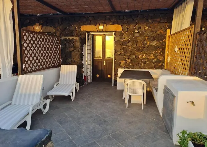 Dammuso Sul Mare Sataria Villa